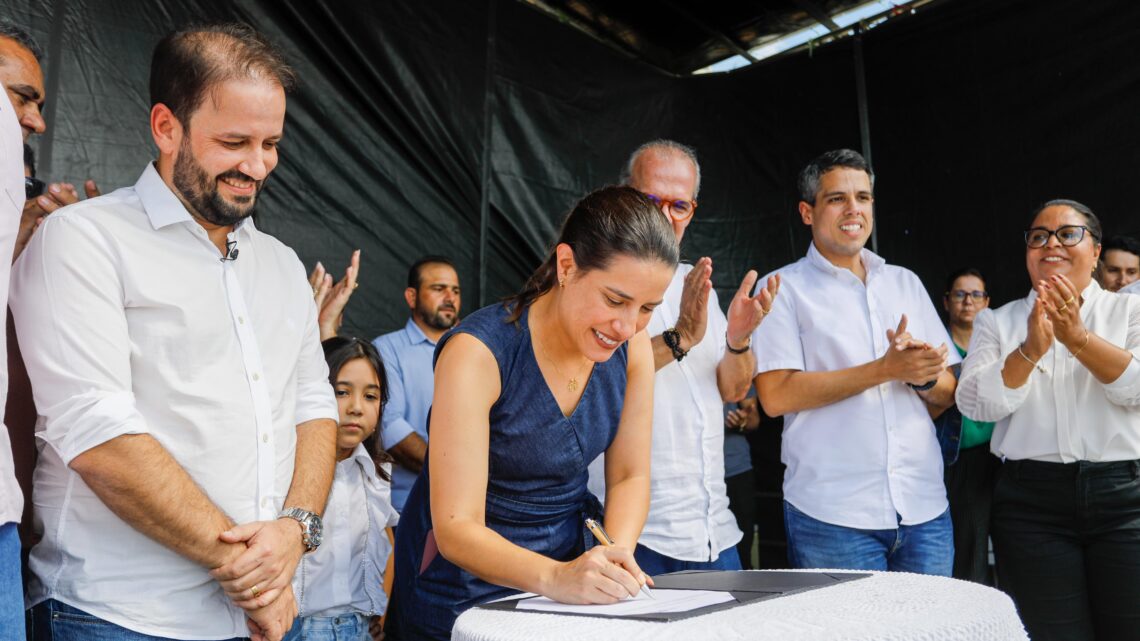 Em Bodocó, no Sertão do Araripe, governadora Raquel Lyra assina ordem de serviço para reinício da implantação da PE-560 Em Bodocó, no Sertão do Araripe, governadora Raquel Lyra assina ordem de serviço para reinício da implantação da PE-560
