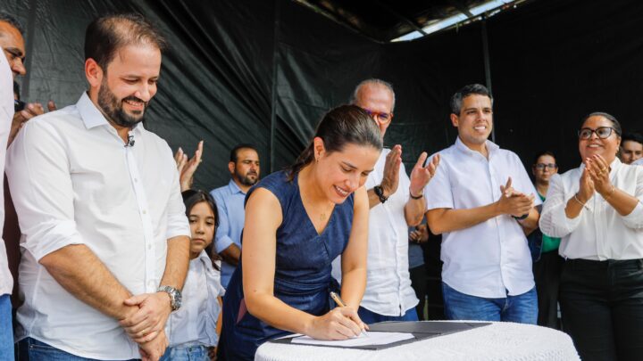 Em Bodocó, no Sertão do Araripe, governadora Raquel Lyra assina ordem de serviço para reinício da implantação da PE-560