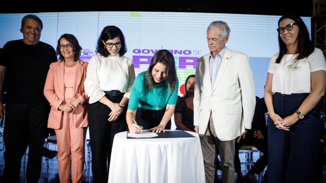 Qualifica PE: governadora Raquel Lyra lança programa com mais de 25 mil vagas para cursos profissionalizantes em todo o Estado Qualifica PE: governadora Raquel Lyra lança programa com mais de 25 mil vagas para cursos profissionalizantes em todo o Estado