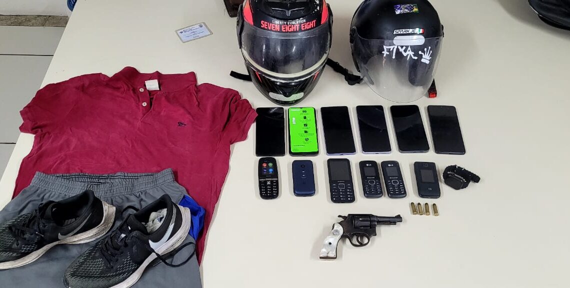 Homem é preso após assalto e objetos são recuperados Homem é preso após assalto e objetos são recuperados