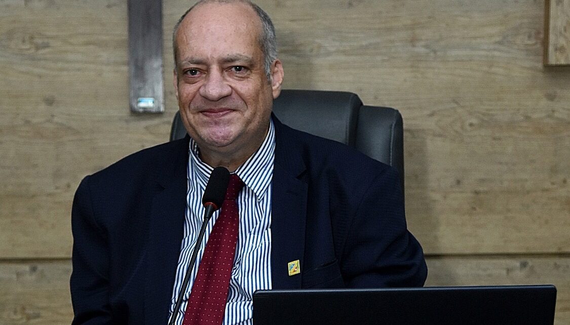 Vereador Jorge Quintino Propõe Criação do Diário Eletrônico na Rede Municipal de Ensino em Caruaru