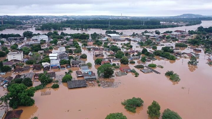 Obra de Maria lança campanha  para levar água para os desabrigados do Rio Grande do Sul