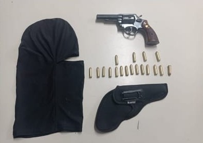 Ex-marido e comparsa presos após sequestrarem e ameaçarem mãe e filho
