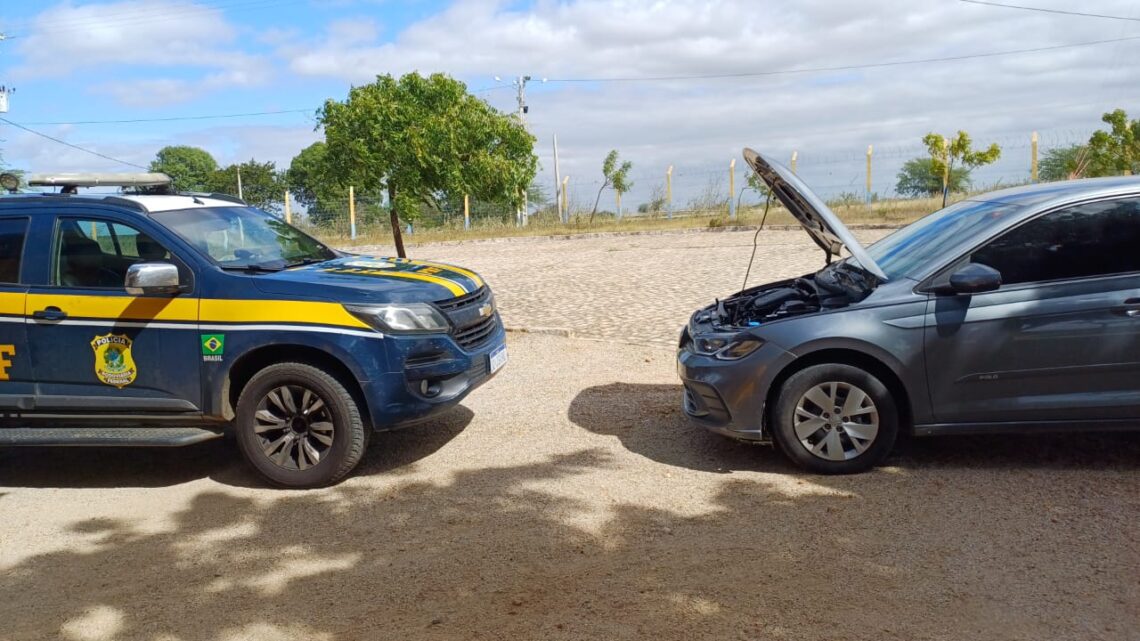 PRF recupera quatro veículos roubados neste fim de semana PRF recupera quatro veículos roubados neste fim de semana