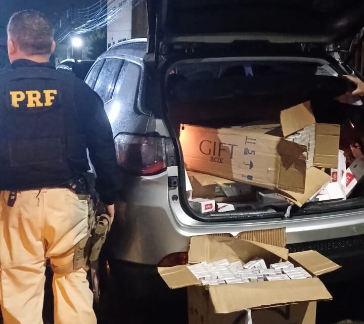 Foragido bate em poste, faz refém e é detido com cigarros paraguaios na BR 232 Foragido bate em poste, faz refém e é detido com cigarros paraguaios na BR 232