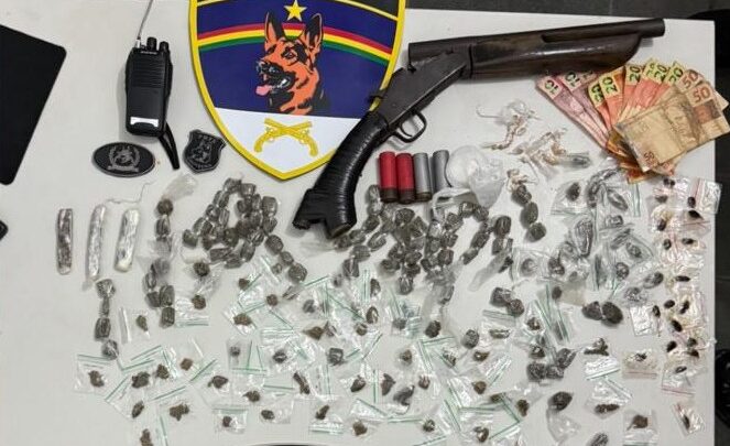 PM prende suspeitos, aprende muita droga e armas