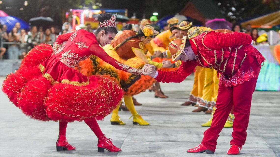 Penúltimo final de semana do São João de Caruaru é marcado por Festival de Quadrilhas Penúltimo final de semana do São João de Caruaru é marcado por Festival de Quadrilhas
