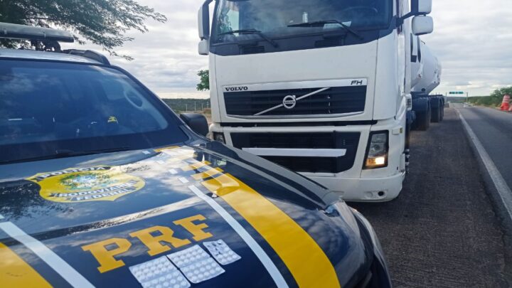 Motorista de caminhão é flagrado com 67 comprimidos de “rebites” pela PRF
