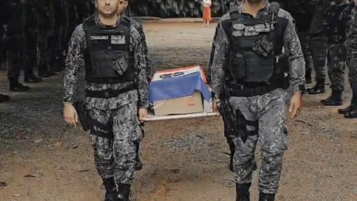 PM se despede do seu herói de quatro patas durante velório e sepultamento no Recife