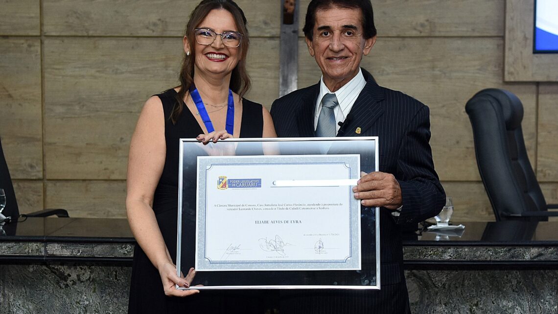 Vereador Leonardo Chaves entrega Título de Cidadã Caruaruense à médica Eliabe Alves de Lyra