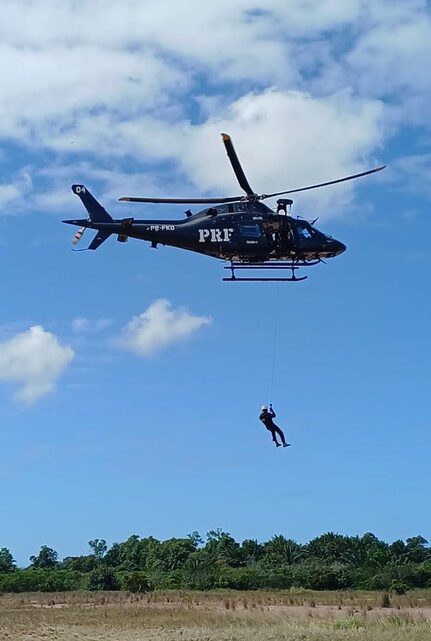 Operações aéreas: PRF se prepara para combate a incêndio, transporte de carga externa e resgate no mar Operações aéreas: PRF se prepara para combate a incêndio, transporte de carga externa e resgate no mar
