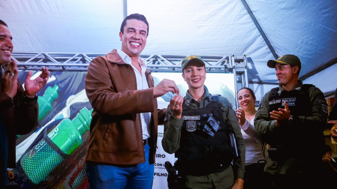 Prefeito Rodrigo Pinheiro cede prédio público ao 4° BPM Prefeito Rodrigo Pinheiro cede prédio público ao 4° BPM
