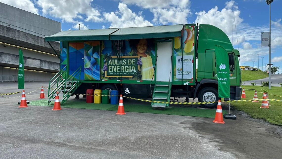 Em Garanhuns, FIG recebe caminhão da Neoenergia com aulas especiais sobre energia elétrica