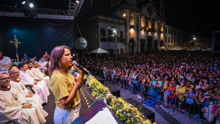 Governadora Raquel Lyra acompanha missa campal no Recife em homenagem à Nossa Senhora do Carmo Governadora Raquel Lyra acompanha missa campal no Recife em homenagem à Nossa Senhora do Carmo