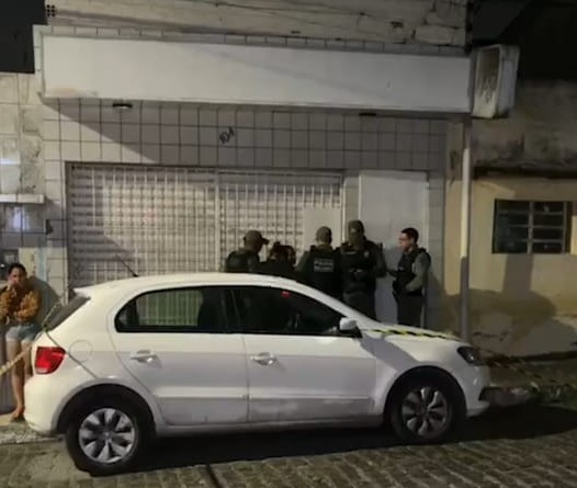 Homem é assassinado no bairro Santa Rosa, em Caruaru Homem é assassinado no bairro Santa Rosa, em Caruaru