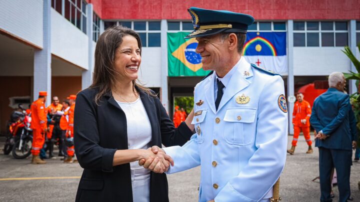 Governadora Raquel Lyra empossa novo comandante-geral do Corpo de Bombeiros