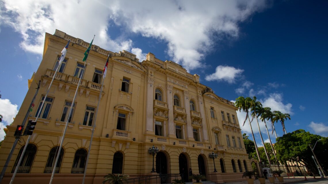 Governo-PE envia Projeto de Lei de Diretrizes Orçamentárias à Alepe Governo-PE envia Projeto de Lei de Diretrizes Orçamentárias à Alepe