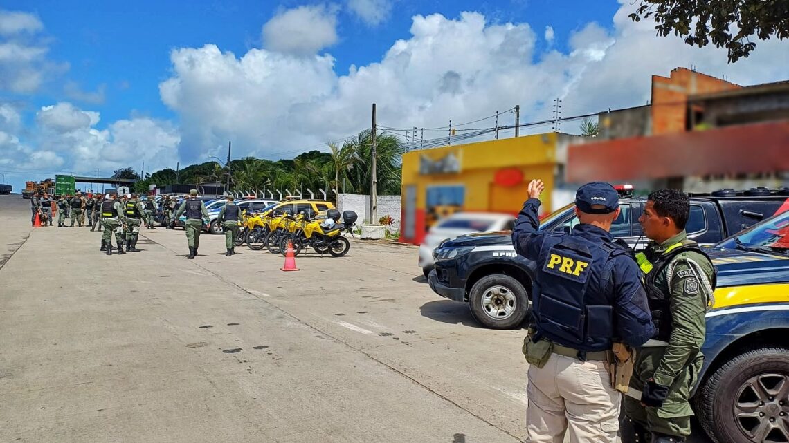 Foragidos da justiça são detidos em ônibus de torcedores