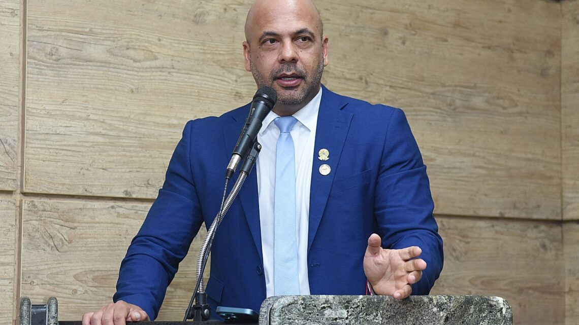 Anderson Correia apresenta anteprojeto de lei que cria o ISS Neutro em Caruaru