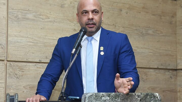 Anderson Correia apresenta anteprojeto de lei que cria o ISS Neutro em Caruaru