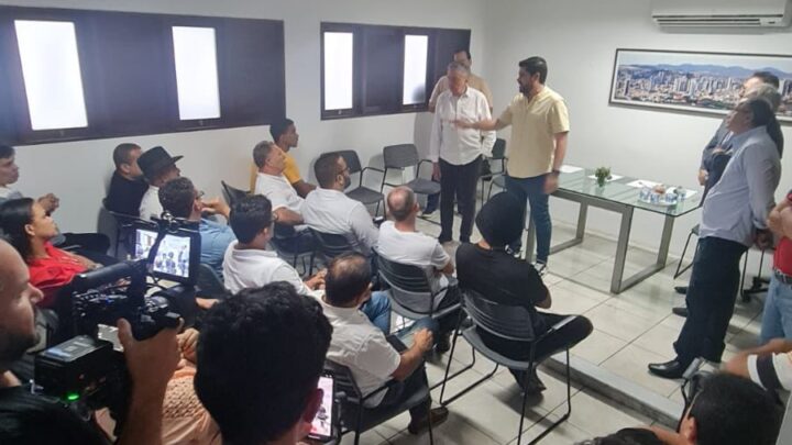 Zé Queiroz e Tonynho se reúnem com candidatos do MDB à Câmara