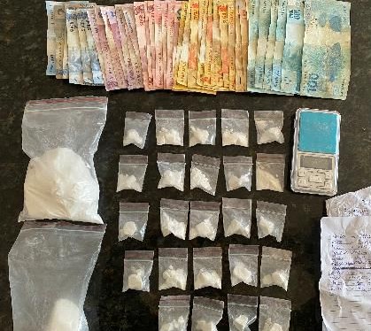 Mulher é presa levando cocaína para Caruaru