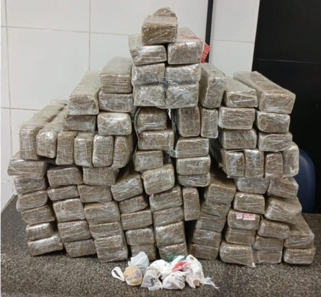 PMPE apreende quase 90 kg de maconha PMPE apreende quase 90 kg de maconha