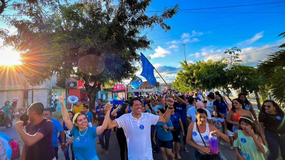 Abertura do comitê de Junior Letal leva multidão no bairro Cidade Alta