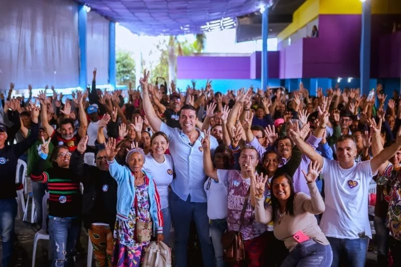 Rodrigo Pinheiro e Dayse Silva reúnem militância para celebrar avanços e novas propostas para Caruaru Rodrigo Pinheiro e Dayse Silva reúnem militância para celebrar avanços e novas propostas para Caruaru
