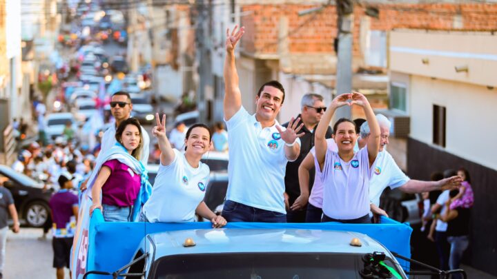Rodrigo Pinheiro e Raquel Lyra dominam as ruas com maior carreata da história de Caruaru