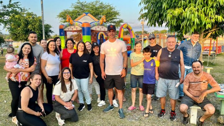 Anderson Correia visita Nina Liberato e recebe apoio de moradores