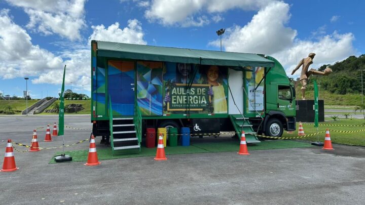 A Unidade Móvel Educativa chega a Caruaru para oferecer aulas de energia e troca de lâmpadas LED gratuita