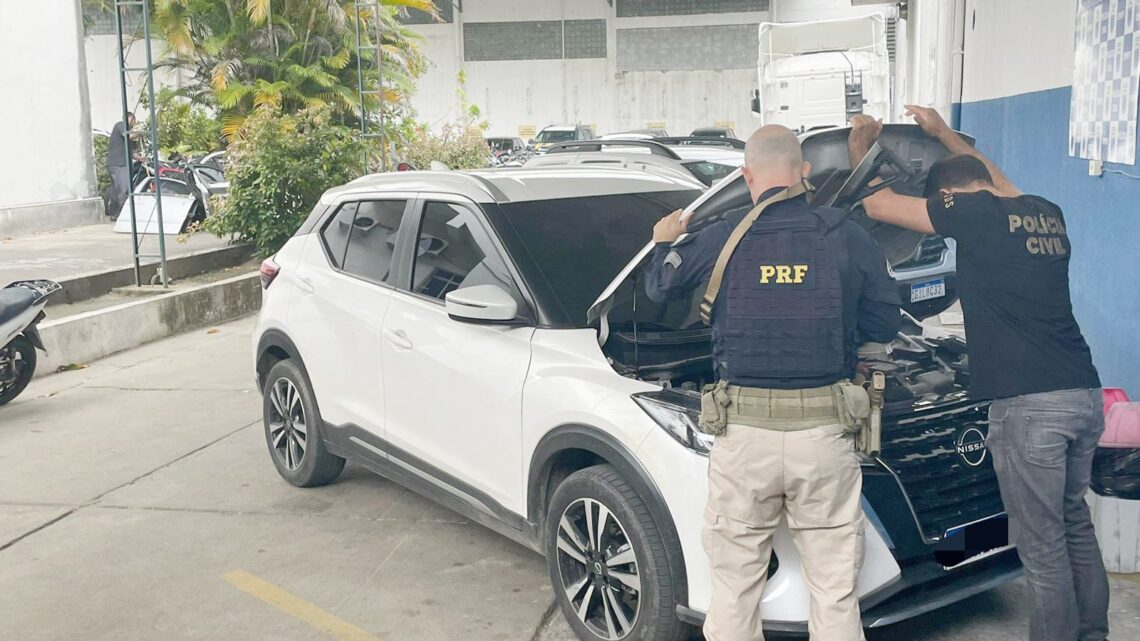 Mulher tem carro clonado e ajuda polícia a recuperar veículo roubado