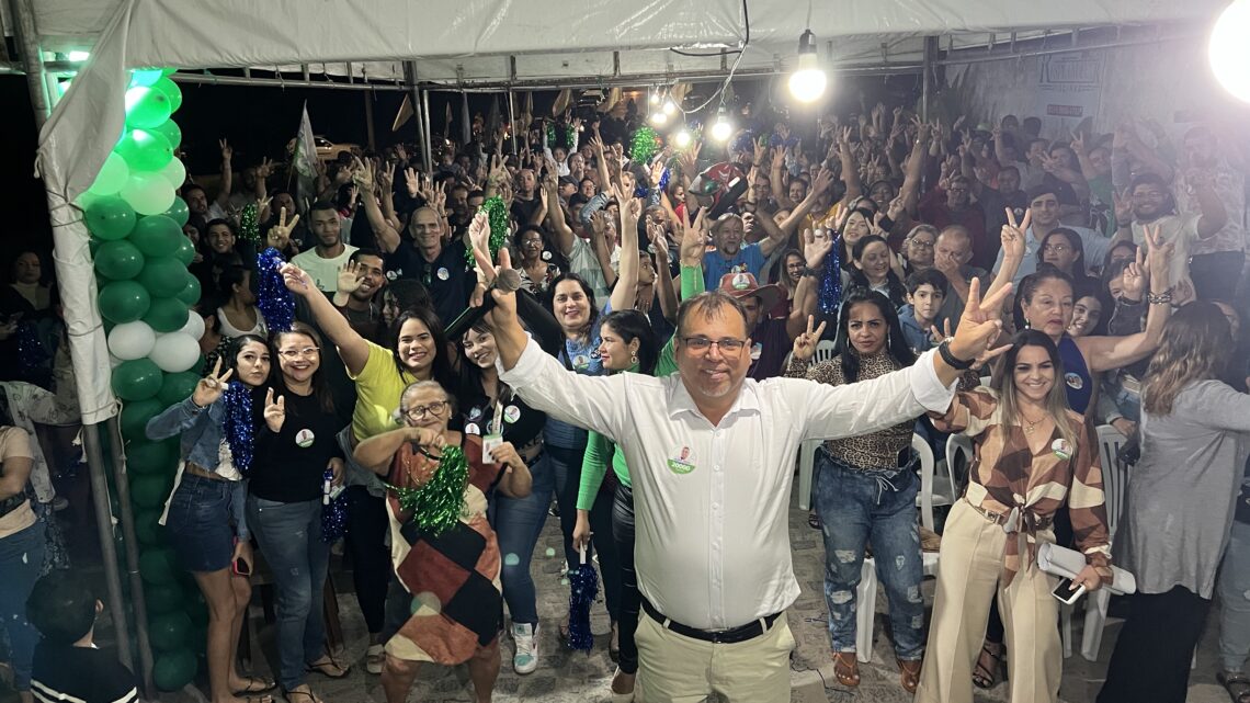Vereador Maurício Caruaru recebe o apoio de centenas de caruaruenses no lançamento da candidatura