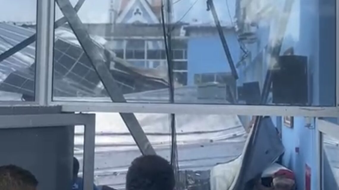 Teto da Igreja do Morro da Conceição desaba deixando mortos e feridos