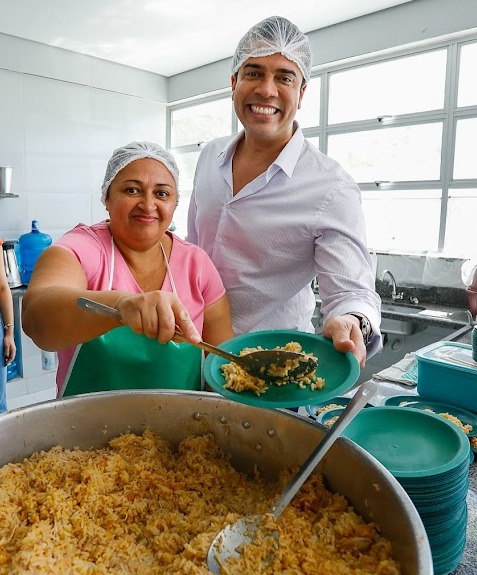 Gestão Rodrigo Pinheiro contribui para qualificação profissional de milhares de alunos da Educação de Jovens e Adultos em Caruaru Gestão Rodrigo Pinheiro contribui para qualificação profissional de milhares de alunos da Educação de Jovens e Adultos em Caruaru