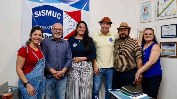 Armandinho e Karla Vieira visitaram o SISMUC e garantiram um novo plano de cargos, carreiras e remunerações para os servidores municipais de Caruaru