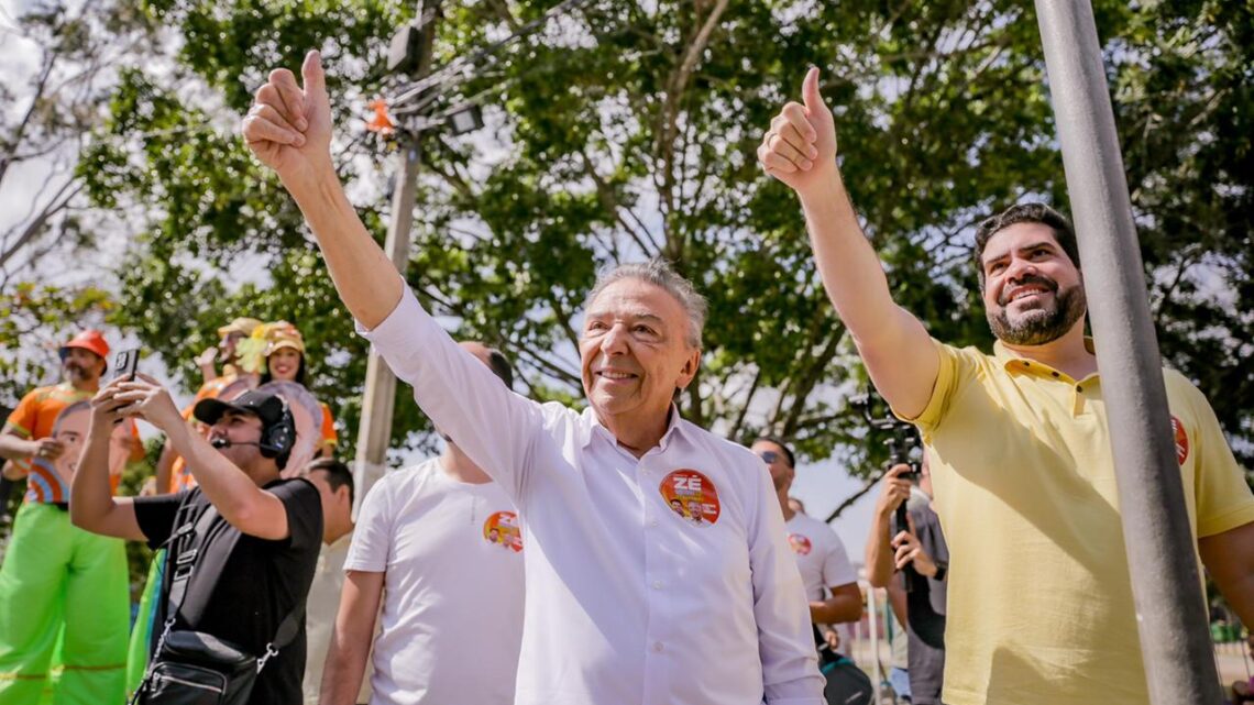 Zé Queiroz participa do desfile cívico de Sete de Setembro em Caruaru Zé Queiroz participa do desfile cívico de Sete de Setembro em Caruaru