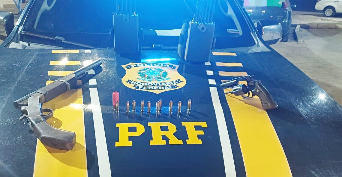 PRF detém suspeito de praticar assalto a caminhão com armas e bloqueador de sinal