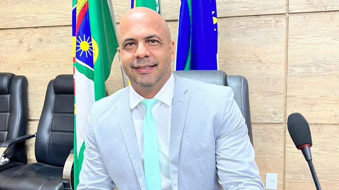 Anderson Correia solicita que Município crie convênio com autoescolas para disponibilizar CNH gratuita para população baixa renda