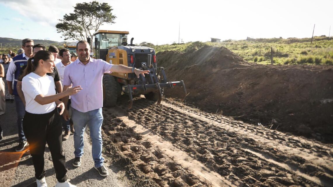 Em Caruaru, governadora Raquel Lyra vistoria obras da APE-104, que está sendo restaurada e duplicada Em Caruaru, governadora Raquel Lyra vistoria obras da APE-104, que está sendo restaurada e duplicada
