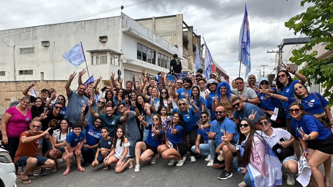 Carreata de Rodrigo Pinheiro atrai multidão em Caruaru, com apoio de Nelson Diniz Carreata de Rodrigo Pinheiro atrai multidão em Caruaru, com apoio de Nelson Diniz