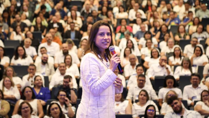 Juntos pela Educação: em Caruaru, governadora Raquel Lyra comanda acolhida aos novos gestores escolares do Agreste, Zona da Mata e Sertão