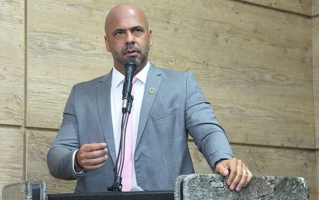 Anderson Correia cobra gerência da Compesa para que sejam cumpridas demandas enviadas pelo Legislativo Anderson Correia cobra gerência da Compesa para que sejam cumpridas demandas enviadas pelo Legislativo
