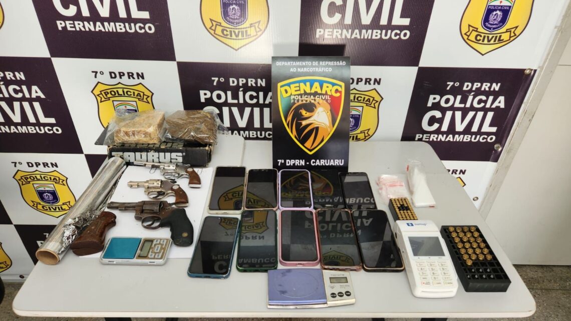 Polícia Civil apreende armas, munições, entorpecentes e celulares em Caruaru