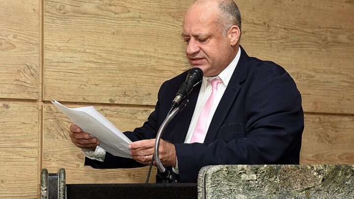 Vereador Jorge Quintino pede aumento salarial e valorização para os auxiliares e técnicos de saúde bucal