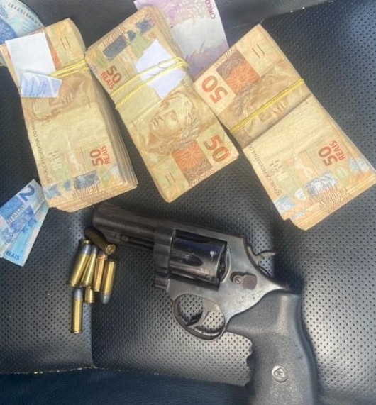 BPRv prende suspeito com arma de fogo BPRv prende suspeito com arma de fogo