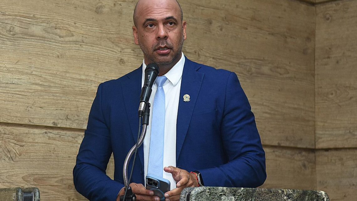 Anderson Correia pede que Secretaria de Saúde agilize realização de exames e amplie serviços de saúde para pessoas com câncer Anderson Correia pede que Secretaria de Saúde agilize realização de exames e amplie serviços de saúde para pessoas com câncer