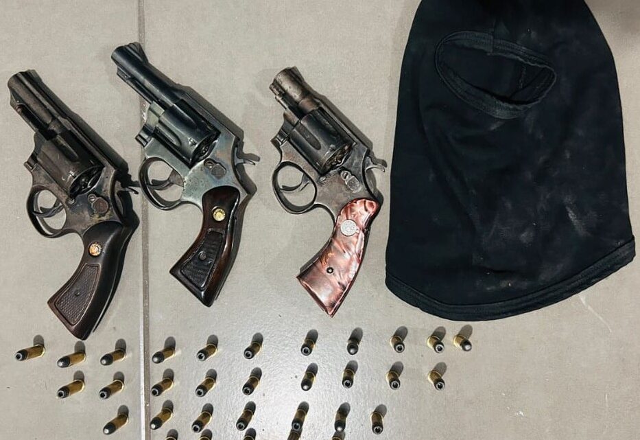 PM apreende armas e munições no Agreste PM apreende armas e munições no Agreste