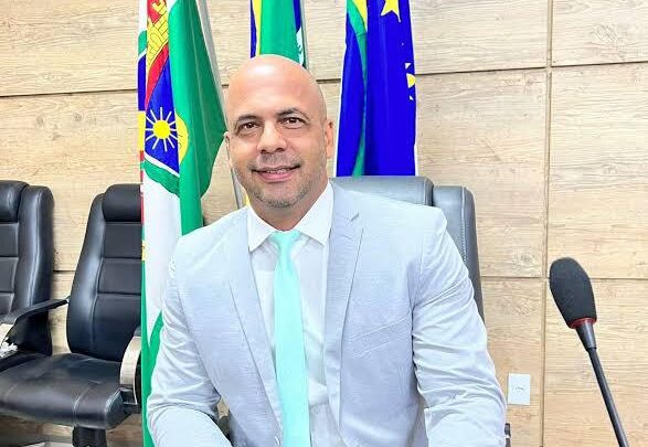 Anderson Correia comemora solicitação atendida que beneficiará caruaruenses com quase mil casas populares